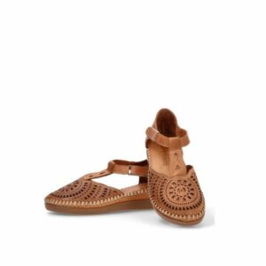 Sandalias troqueladas 48 HORAS con cuña baja cuero