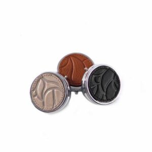 Pastillero metálico con tapa en piel color taupe o negro