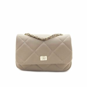 Bolso bandolera acolchado tipo chanel en piel beige