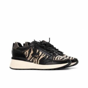 Zapatilla de mujer plano Carmela 16265303 negro